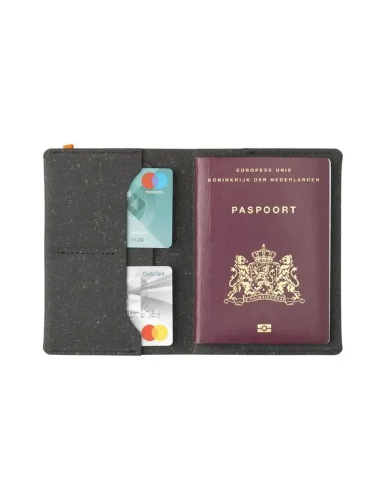 Recycled Leather Passport Holder étui à passeport