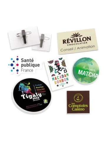 BADGE PLASTIQUE (PS) AVEC PINCE EPINGLE